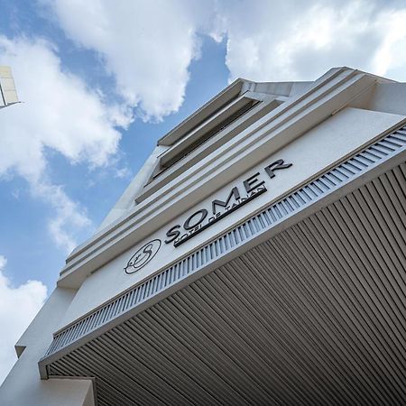 Somer Chew Hotel Тайнан Екстериор снимка